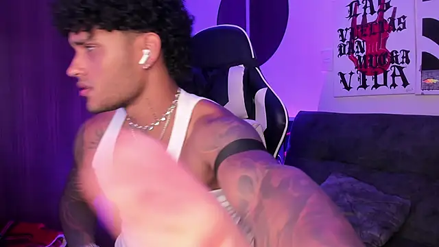 Alessandro Vanni online show from April 23, 2:05 am