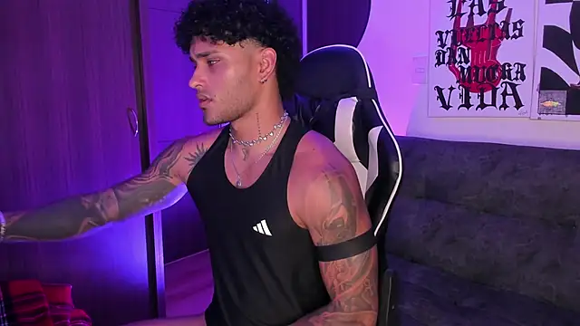 Alessandro Vanni online show from April 25, 2:25 am