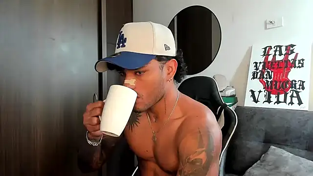 Snapshot of Alessandro_Vanni chatting on September 25, 11:53 am Alessandro Vanni online show from September 25, 11:53 am