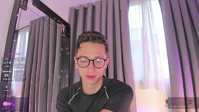 Thiago jones online show from November 4, 9:49 pm