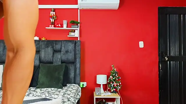 Snapshot of FelipeAndMarcello3 chatting on December 17, 4:00 pm FelipeAndMarcello3 online show from December 17, 4:00 pm