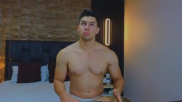 Snapshot of FelipeAndMarcello3 chatting on March 3, 11:23 pm FelipeAndMarcello3 online show from March 3, 11:23 pm
