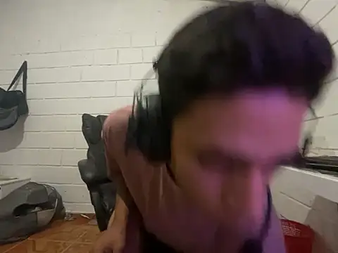 Max TheHorseDick online show from December 2, 3:42 am