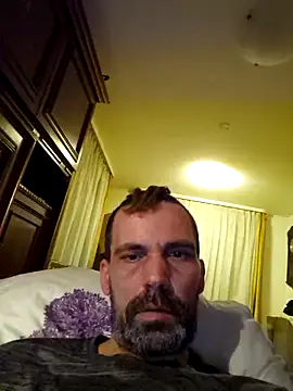 madmac80fun online show from March 23, 3:32 am