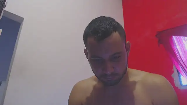 Snapshot of body_x29 chatting on March 13, 12:46 pm body x29 online show from March 13, 12:46 pm