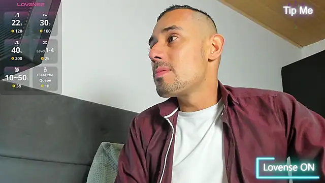 jhonyalzate2 online show from April 21, 3:34 am