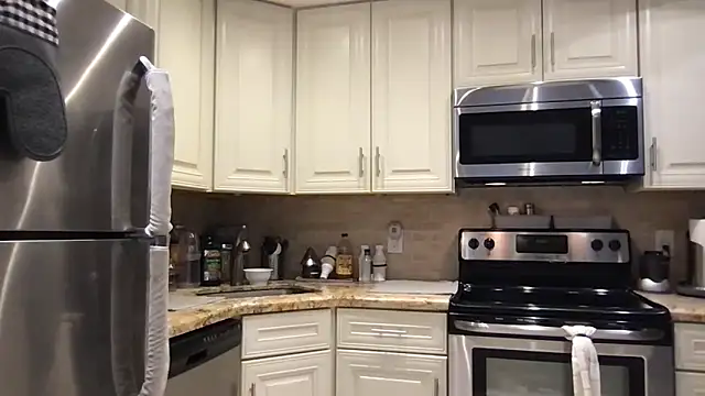 BigGuyMuscle online show from April 23, 5:48 pm