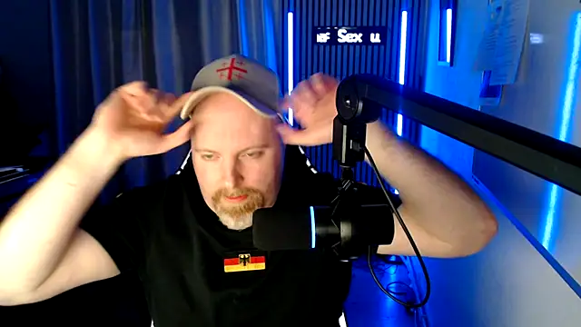 DerPornoPete online show from May 13, 11:02 pm