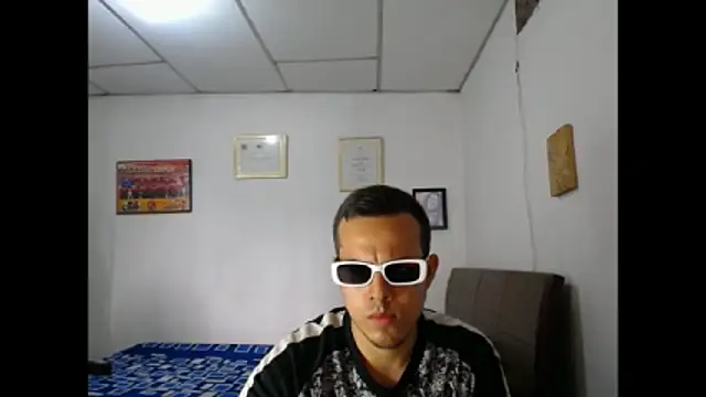 Oliver Wilding online show from March 18, 1:47 pm