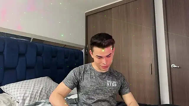 alejooo twink online show from February 13, 6:38 pm