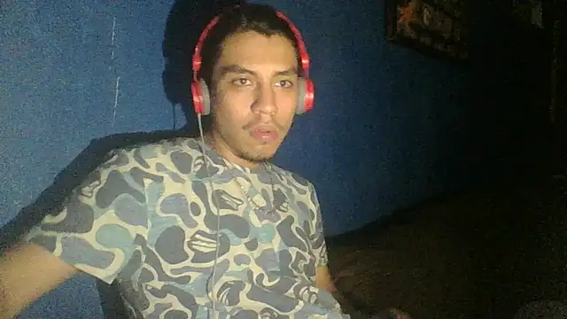 AlexAlejandro13 online show from September 27, 7:50 am