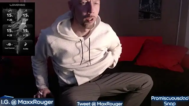 Snapshot of MaxRouger chatting on December 7, 7:27 am MaxRouger online show from December 7, 7:27 am
