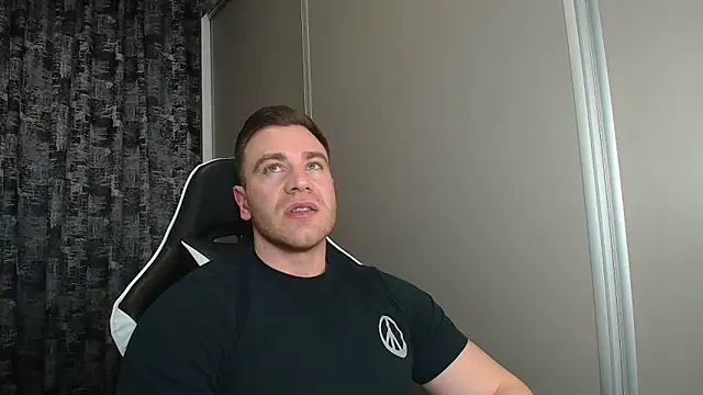 Thori92 online show from April 4, 3:20 pm