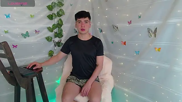 Snapshot of Jhonny_horny1 chatting on March 20, 1:59 pm Jhonny horny1 online show from March 20, 1:59 pm