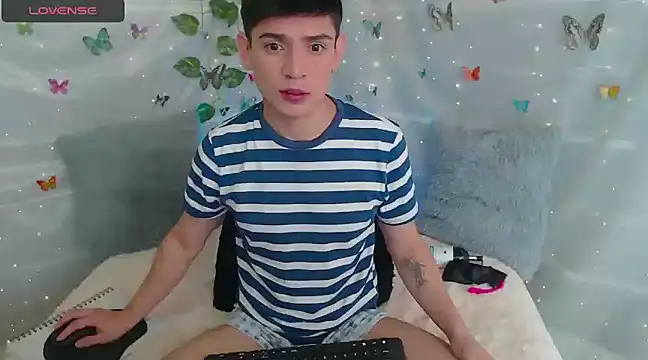 Snapshot of Jhonny_horny1 chatting on January 3, 2:51 pm Jhonny horny1 online show from January 3, 2:51 pm