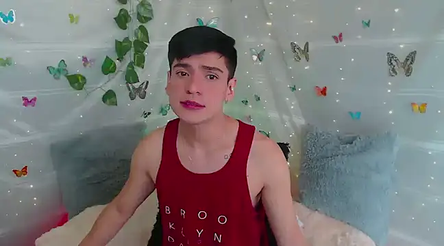 Snapshot of Jhonny_horny1 chatting on February 6, 3:31 pm Jhonny horny1 online show from February 6, 3:31 pm