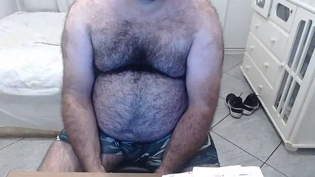 Snapshot of MysterBearMG chatting on February 15, 10:54 pm MysterBearMG online show from February 15, 10:54 pm