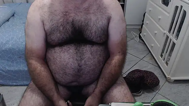 Snapshot of MysterBearMG chatting on December 10, 12:02 am MysterBearMG online show from December 10, 12:02 am