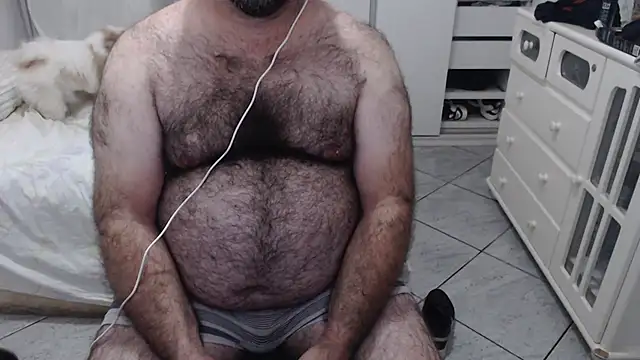 Snapshot of MysterBearMG chatting on March 18, 1:57 am MysterBearMG online show from March 18, 1:57 am
