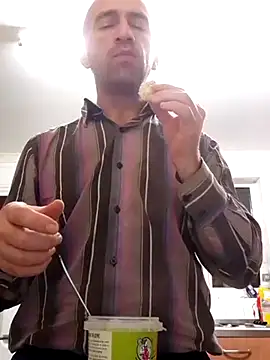 Snapshot of theSmallest-dick chatting on December 5, 9:17 pm theSmallest-dick online show from December 5, 9:17 pm