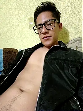 KevinCrz online show from October 19, 1:32 am