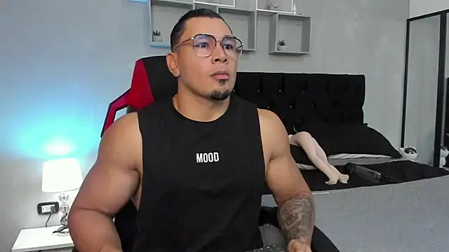 tyler hank01 online show from November 1, 10:03 pm