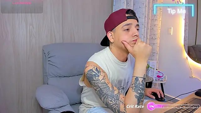 Snapshot of alejandro_calderon1 chatting on October 7, 6:17 am alejandro calderon1 online show from October 7, 6:17 am