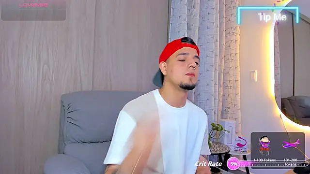 Snapshot of alejandro_calderon1 chatting on October 6, 6:07 am alejandro calderon1 online show from October 6, 6:07 am
