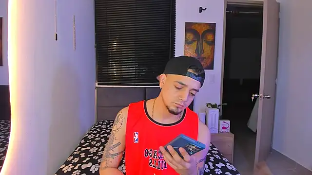 alejandro calderon1 online show from March 24, 8:41 am