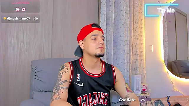 Snapshot of alejandro_calderon1 chatting on October 9, 6:29 am alejandro calderon1 online show from October 9, 6:29 am