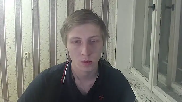 Snapshot of darienlarge chatting on February 11, 7:38 pm darienlarge online show from February 11, 7:38 pm