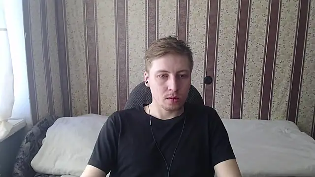 Snapshot of darienlarge chatting on March 21, 2:29 pm darienlarge online show from March 21, 2:29 pm