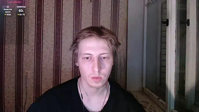 Snapshot of darienlarge chatting on February 19, 2:55 am darienlarge online show from February 19, 2:55 am