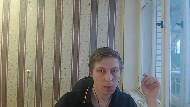 Snapshot of darienlarge chatting on February 13, 2:20 pm darienlarge online show from February 13, 2:20 pm