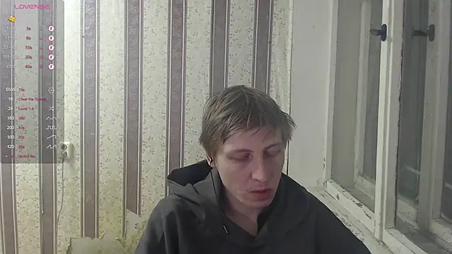 Snapshot of darienlarge chatting on February 12, 5:16 pm darienlarge online show from February 12, 5:16 pm