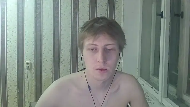 Snapshot of darienlarge chatting on February 14, 4:47 am darienlarge online show from February 14, 4:47 am