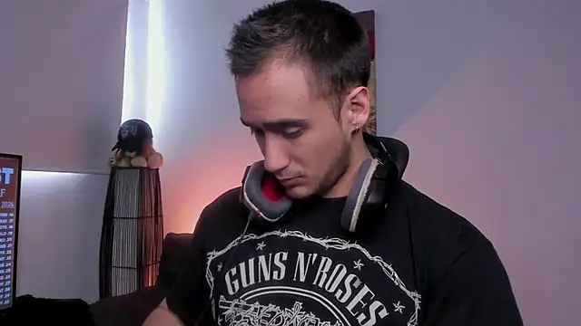 AlexRivera6 online show from February 3, 8:35 pm