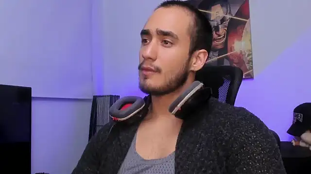 AlexRivera6 online show from December 7, 1:26 am