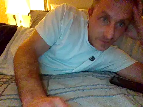 Snapshot of blakeypoo83 chatting on March 11, 11:01 am blakeypoo83 online show from March 11, 11:01 am