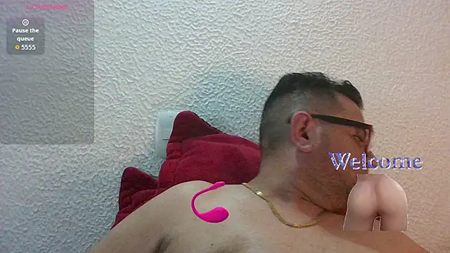 Snapshot of SexDiffrent chatting on October 8, 3:00 am SexDiffrent online show from October 8, 3:00 am