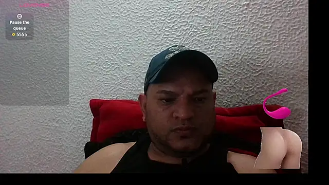 Snapshot of SexDiffrent chatting on October 6, 8:46 pm SexDiffrent online show from October 6, 8:46 pm