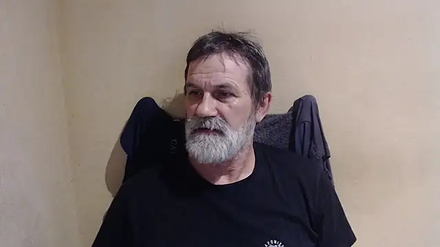 Snapshot of AlexNudo chatting on October 18, 8:08 am AlexNudo online show from October 18, 8:08 am