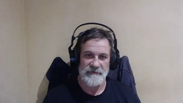 Snapshot of AlexNudo chatting on October 14, 5:31 pm AlexNudo online show from October 14, 5:31 pm