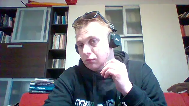 Snapshot of Matttthees chatting on December 15, 12:06 pm Matttthees online show from December 15, 12:06 pm