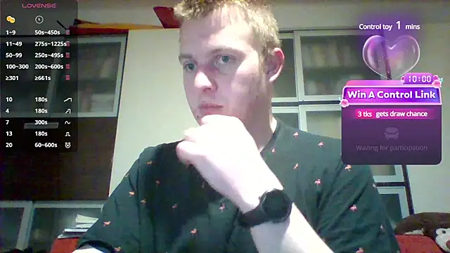 Snapshot of Matttthees chatting on December 13, 6:10 am Matttthees online show from December 13, 6:10 am