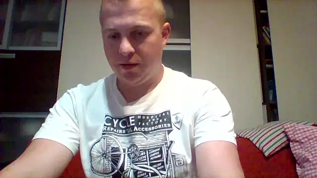 Snapshot of Matttthees chatting on September 29, 6:15 pm Matttthees online show from September 29, 6:15 pm