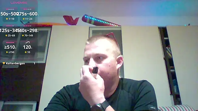 Snapshot of Matttthees chatting on October 1, 7:18 pm Matttthees online show from October 1, 7:18 pm
