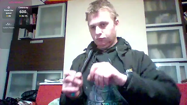 Snapshot of Matttthees chatting on December 29, 7:00 pm Matttthees online show from December 29, 7:00 pm