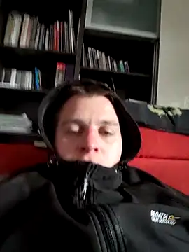 Snapshot of Matttthees chatting on February 27, 2:43 pm Matttthees online show from February 27, 2:43 pm