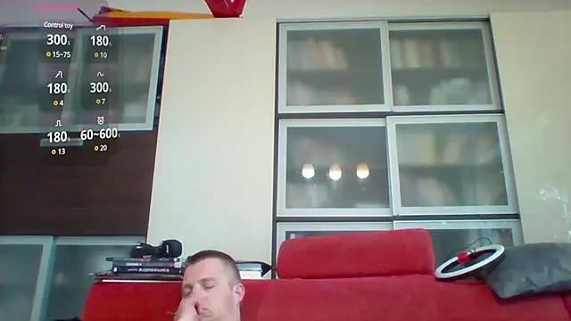 Snapshot of Matttthees chatting on March 21, 10:39 am Matttthees online show from March 21, 10:39 am